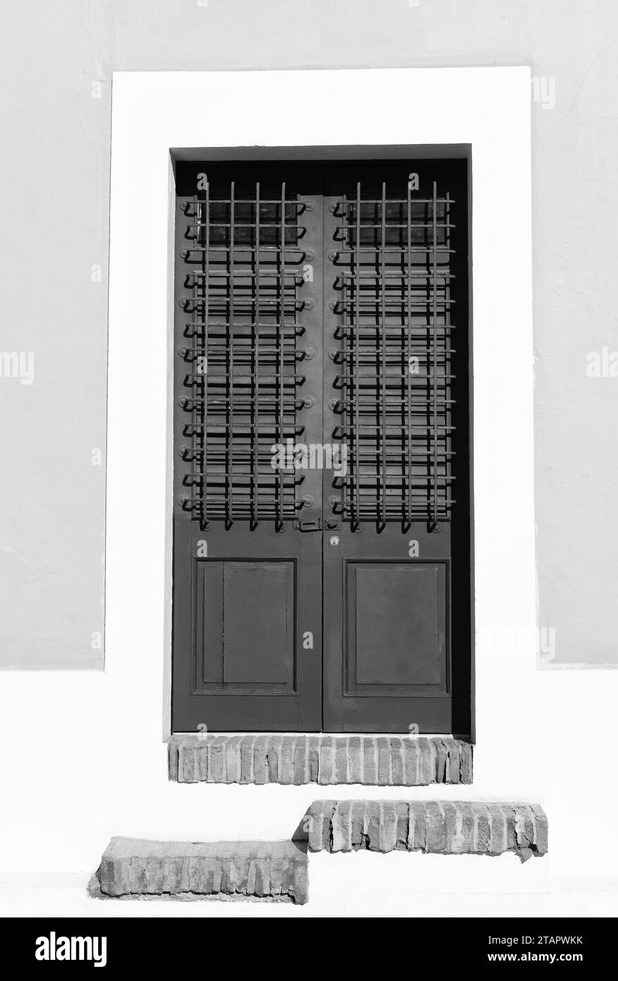 Doorway entrance entranceway Black and White Stock Photos & Images - Alamy