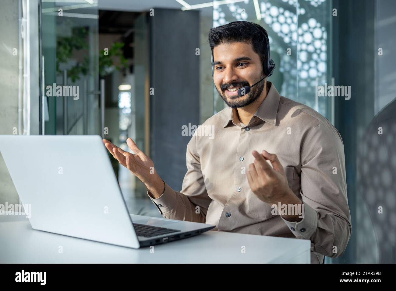 Hindu conference table hi-res stock photography and images - Alamy