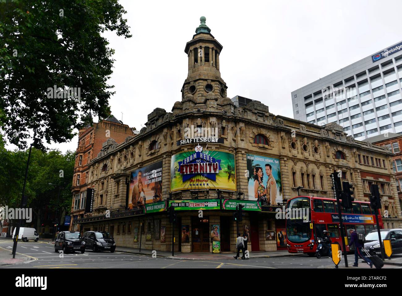 210-shaftesbury-avenue-hi-res-stock-photography-and-images-alamy