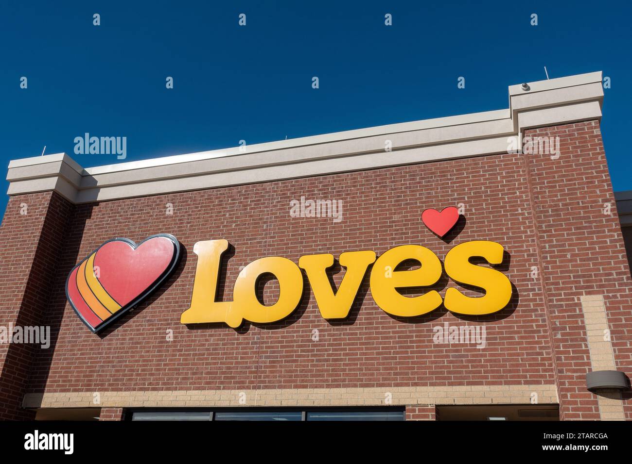Love's Travel Stops And Country Store Logo In Slippery Rock, PA United States Chain Of Interstate Gas Stations, Restaurant Food Shops Store Entrance Stock Photo