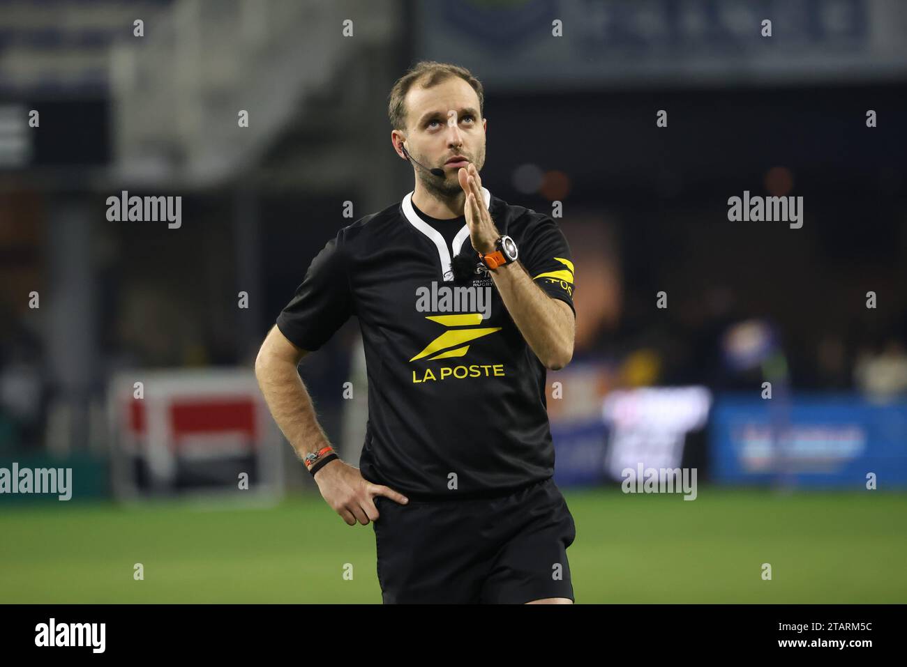 Thierry LARRET/Maxppp. Rugby Top 14 : ASM Clermont Auvergne vs Racing 92. Stade Marcel Michelin, Clermont-Ferrand (63), le 2 decembre 2023. ARBITRE jb NUCHY Credit: MAXPPP/Alamy Live News Stock Photo