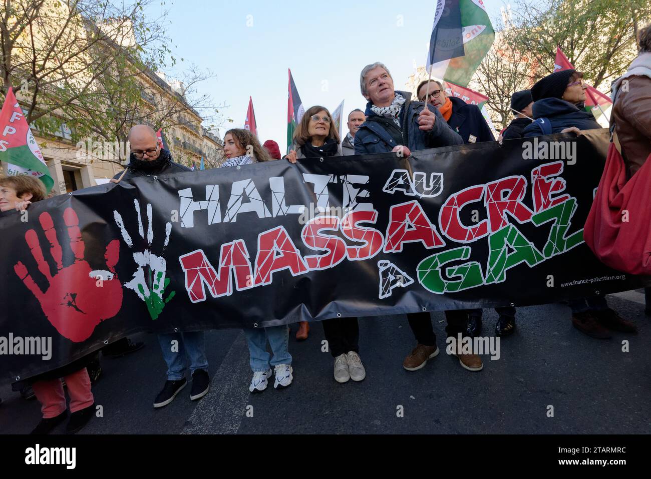 Jean Luc Mélenchon marche pour la paix ,la justice et un cessez le feu ...