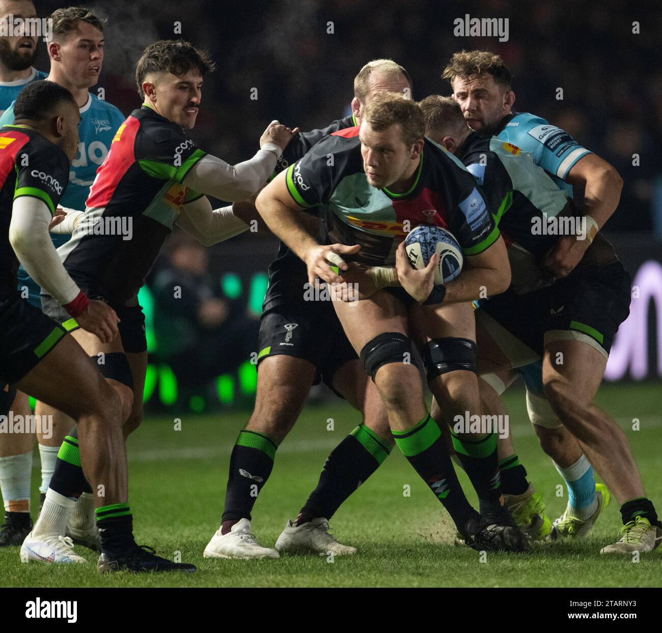 Harlequins Joe Launchbury in action during the Harlequins v Sale Sharks