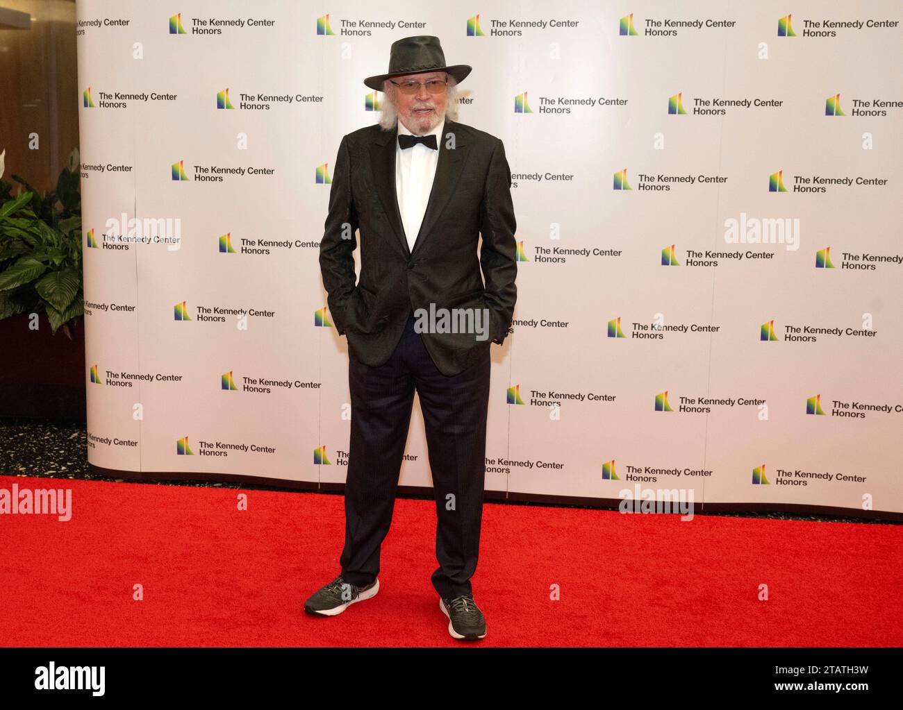 Barry Gibb arrives for the Medallion Ceremony honoring the recipients