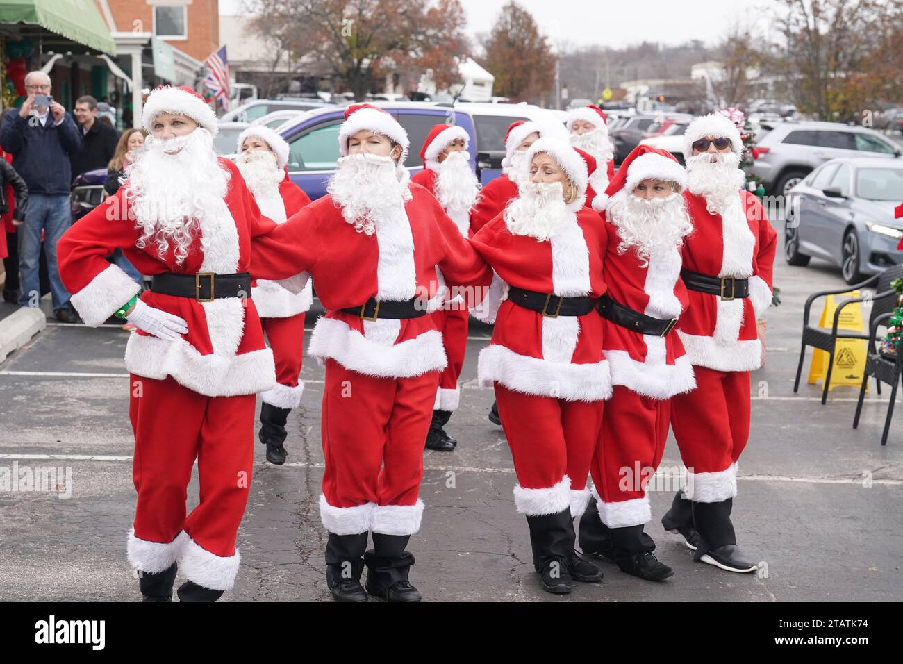 Ladue, United States. 02nd Dec, 2023. The Dancing Santa's perform for