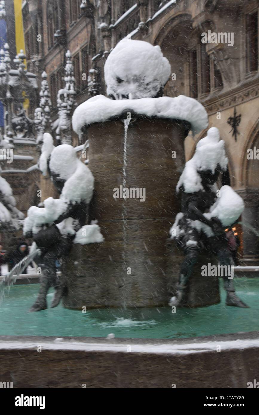 Marienplatz munich snow hi-res stock photography and images - Alamy