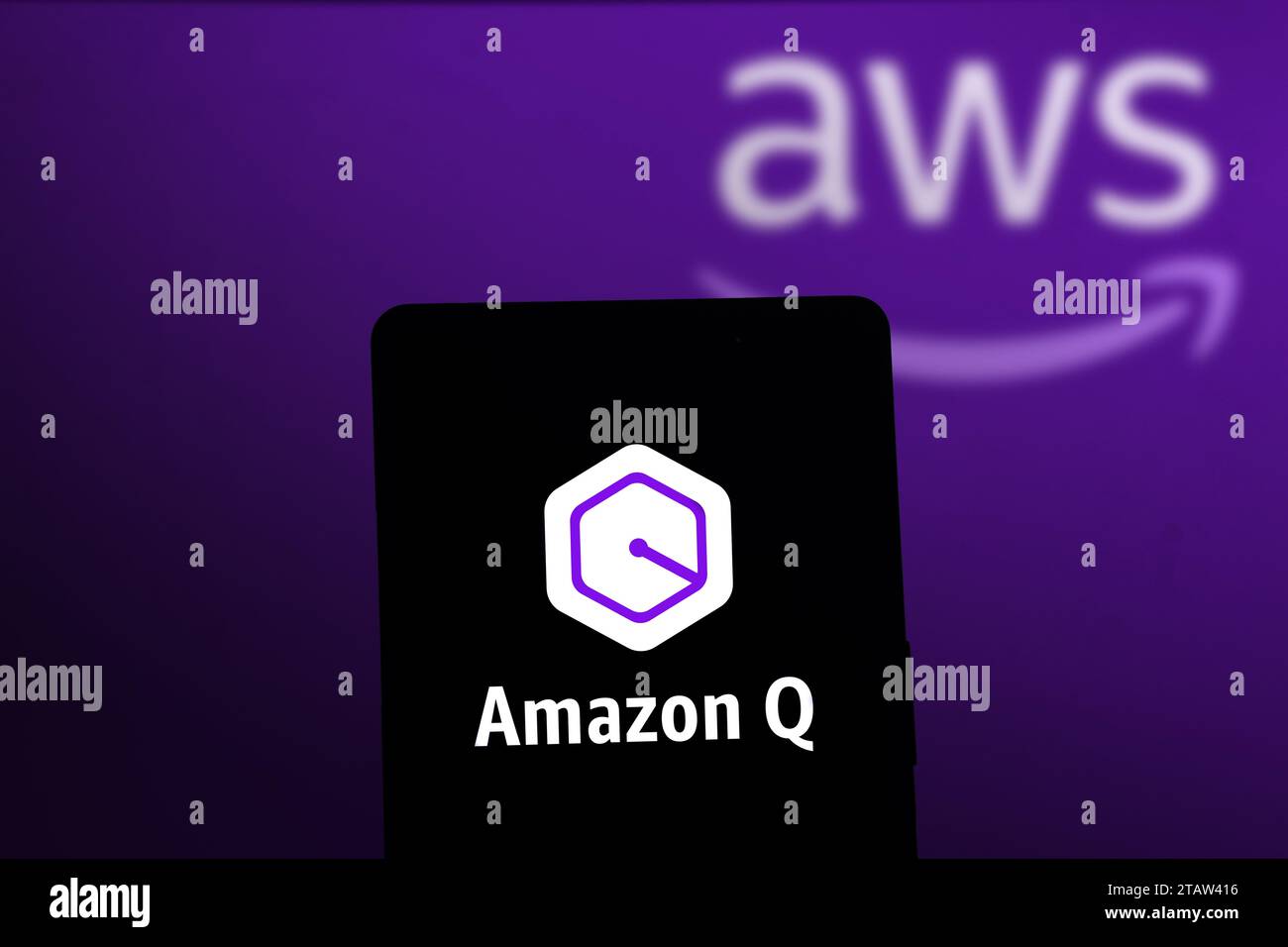 Dhaka, Bangladesh- 15 Dec 2023: Amazon Q logo on smartphone. Amazon Q AI chatbot application for businesses Stock Photo