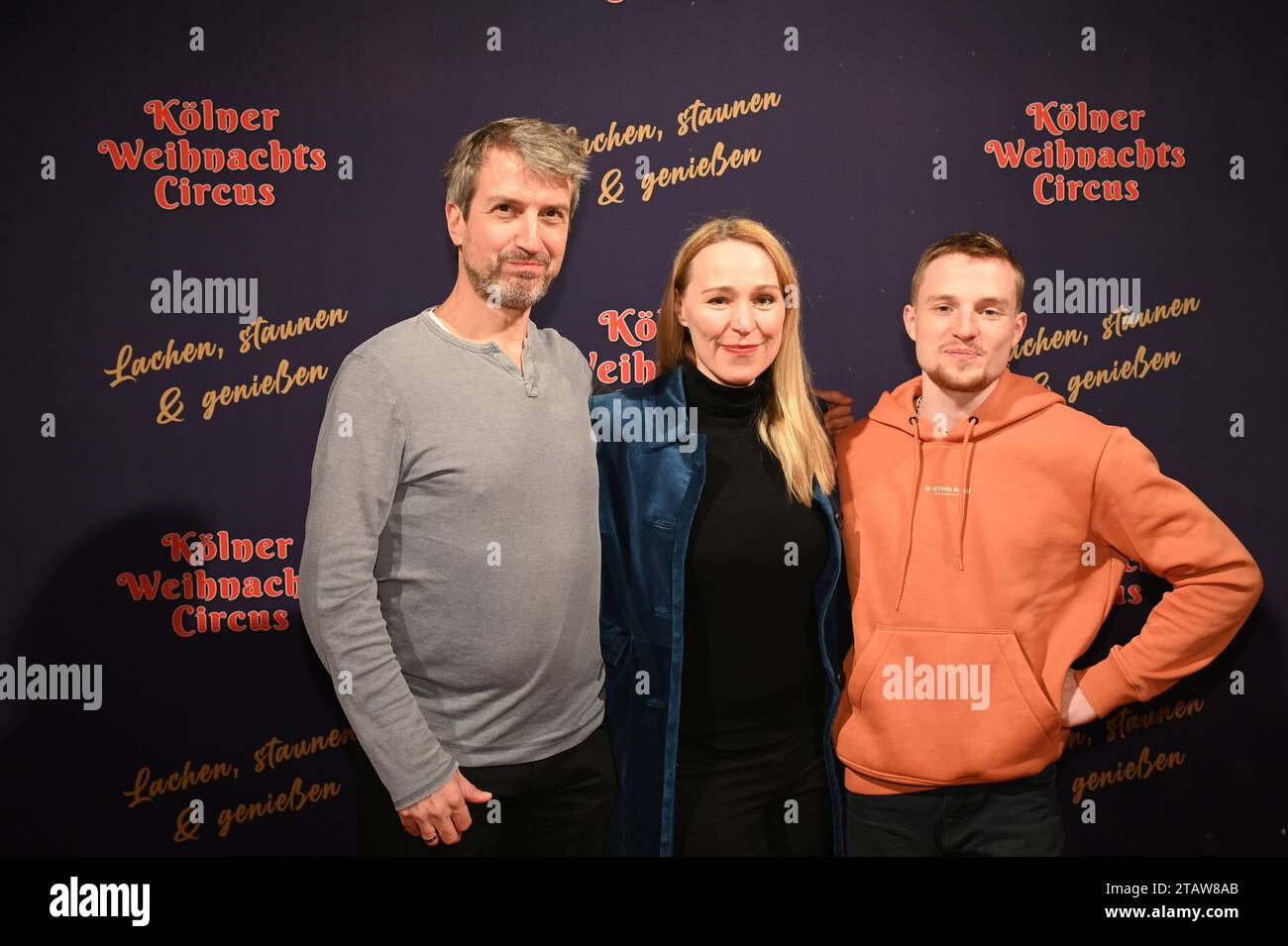 Raphael Romano, Julia Beerhold, Jannes Beerhold kommt zur Premiere des ...