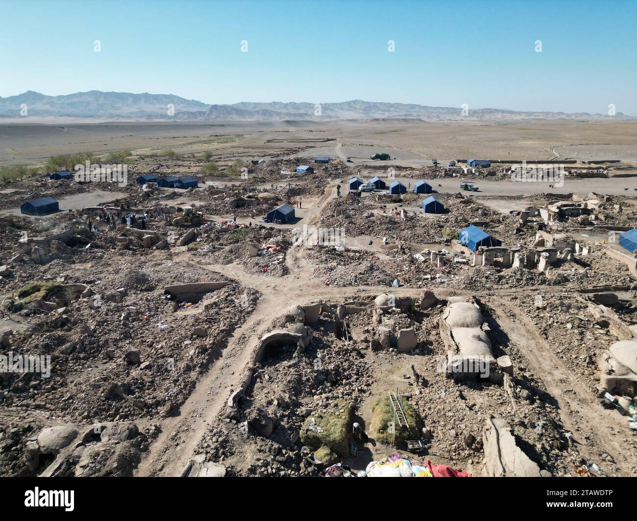 Strong earthquake response hi-res stock photography and images - Alamy
