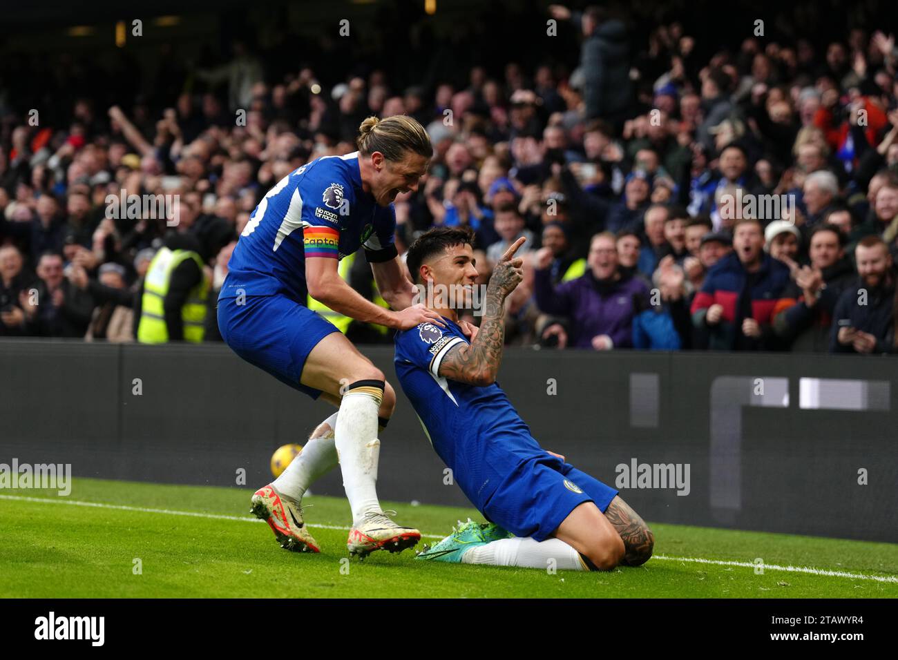 Chelsea's Enzo Fernandez (right) celebrates scoring their side's first goal of the game during the Premier League match at Stamford Bridge, London. Picture date: Sunday December 3, 2023. Stock Photo