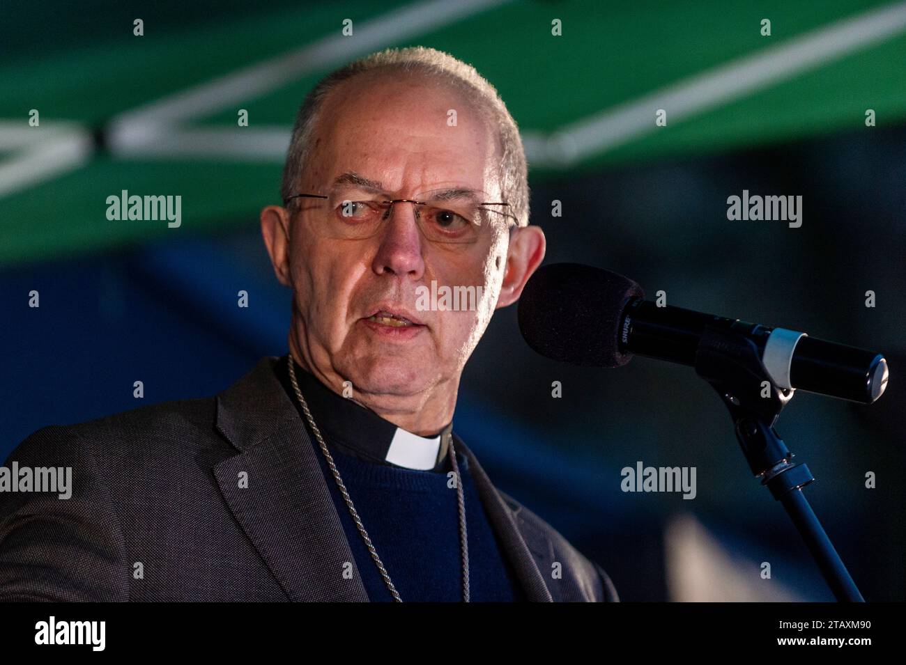 London, UK.  3 December 2023.  The Most Revd Justin Welby, Archbishop of Canterbury, speaks at a ‘Building Bridges for Humanity’ vigil outside Downing Street allowing them ‘to speak out against both antisemitism and Muslim hate’ according to organisers.  In an event supported by the Together for Humanity movement, attendees include bereaved families who have lost loved ones in the Israel Hamas conflict.   Credit: Stephen Chung / Alamy Live News Stock Photo