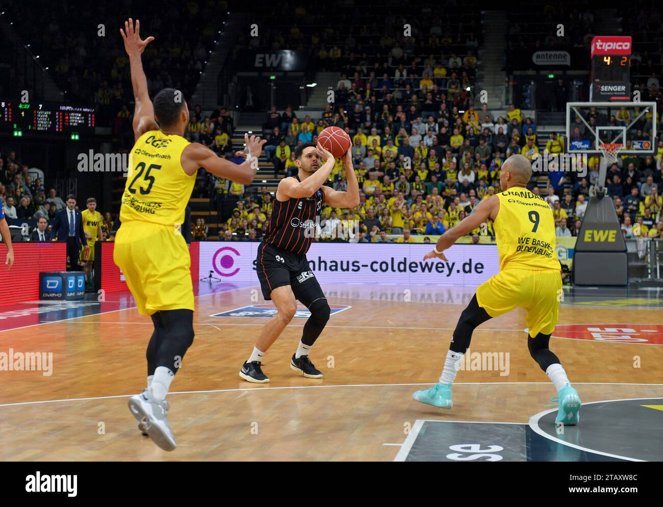 03.12.2023, EWE Arena, Oldenburg, GER, easy CreditBBL, EWE Baskets