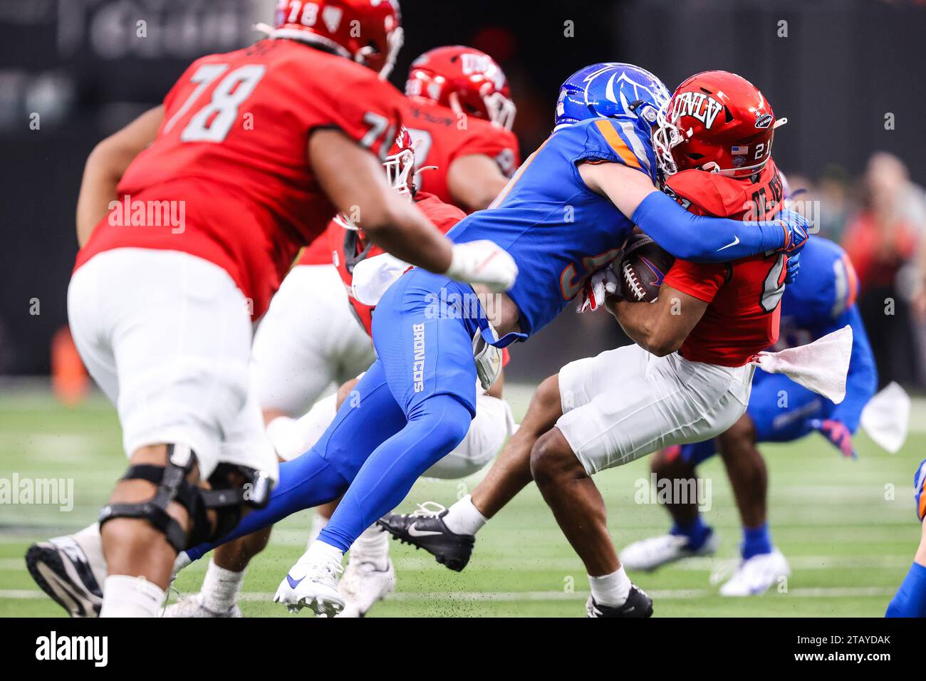 Las Vegas, NV, USA. 02nd Dec, 2023. Boise State Broncos linebacker ...