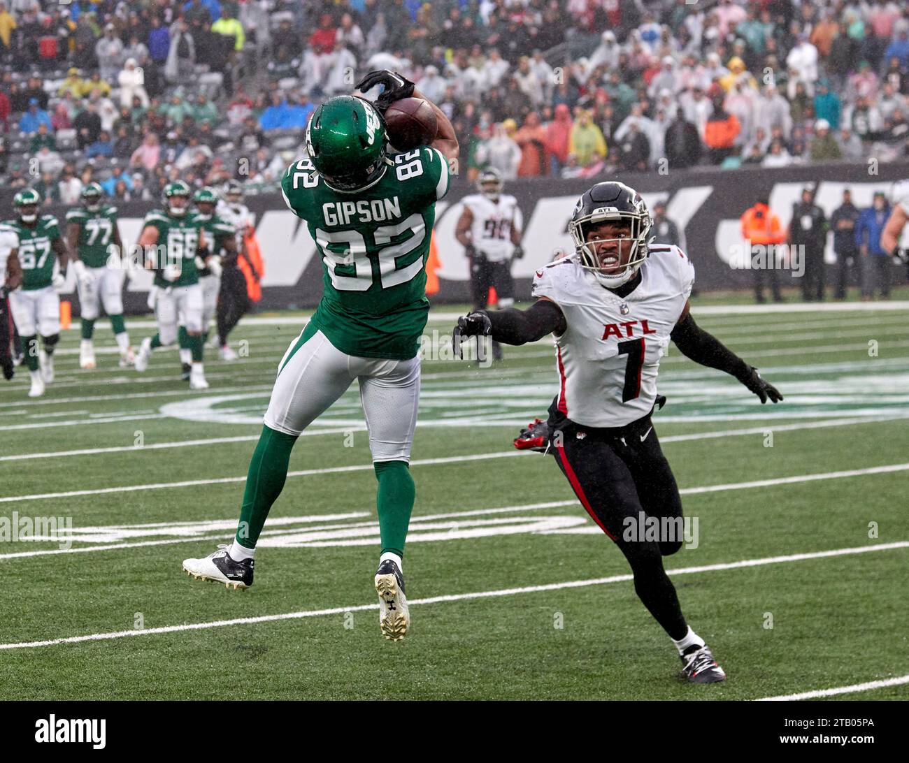 New York Jets wide receiver Xavier Gipson (82) catches a pass over
