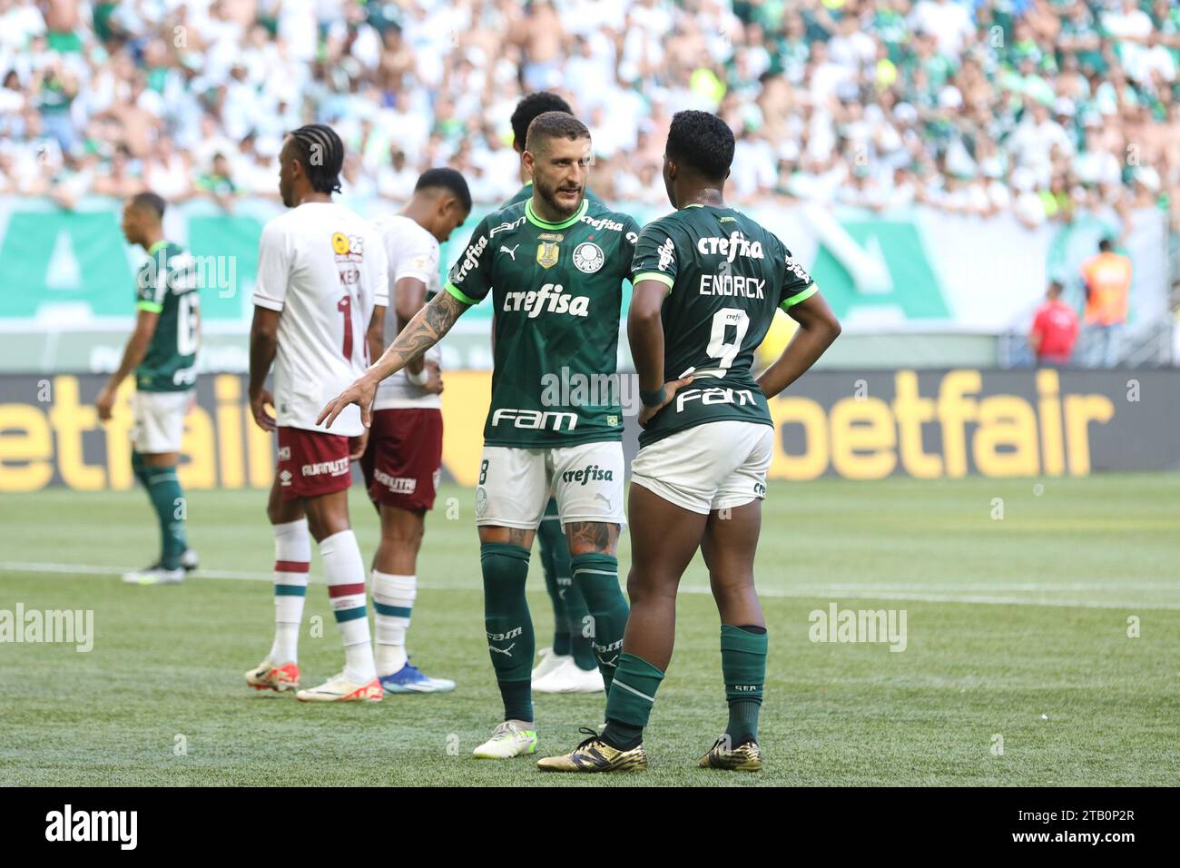 Zé Rafael e Endrick of Palmeiras during the match against Fluminense, in the 37th round of the Brazilian Championship, at Allianz Parque, west of São Paulo, this Sunday, November 3, 2023. Credit: Brazil Photo Press/Alamy Live News Stock Photo