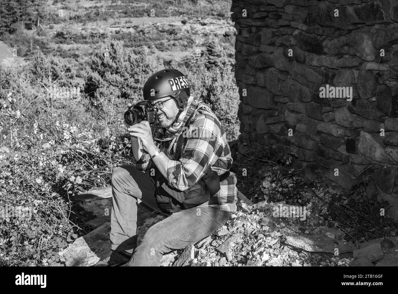 Photojournalist hi-res stock photography and images - Alamy, image size:1300x960