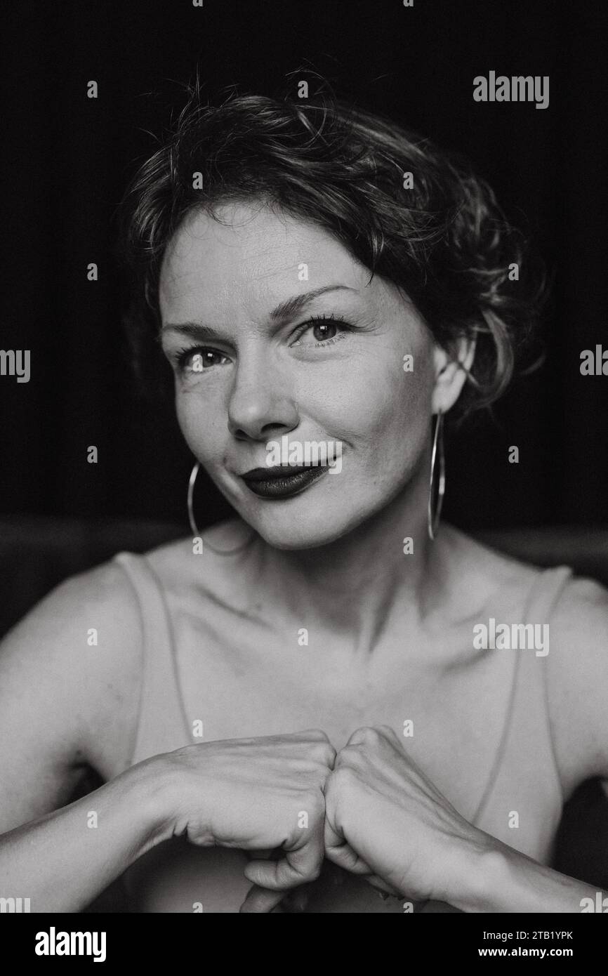 Portrait woman 30's white hi-res stock photography and images - Alamy