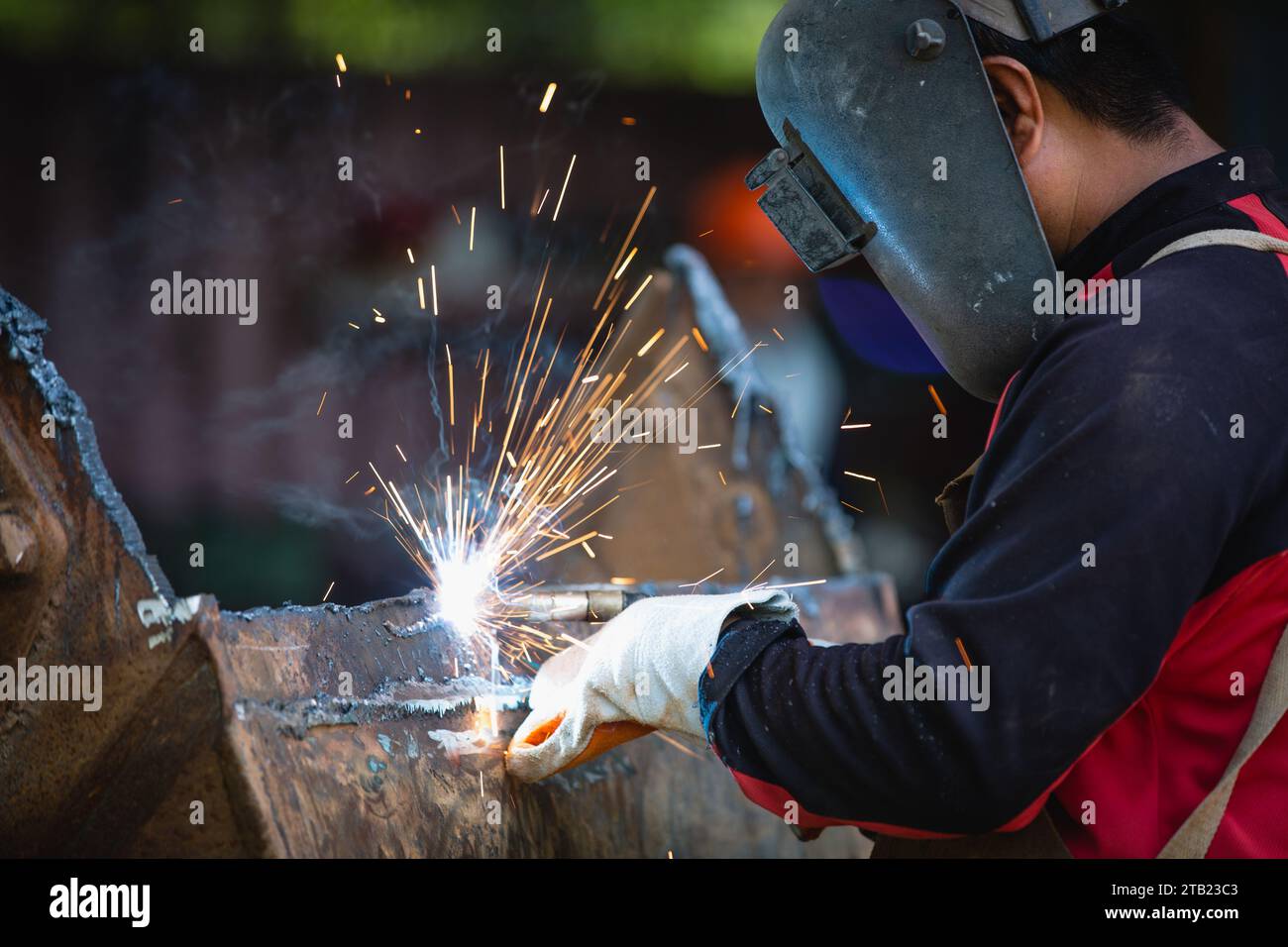 Cutting steel with gas, gas welding and oxyfuel cutting are processes