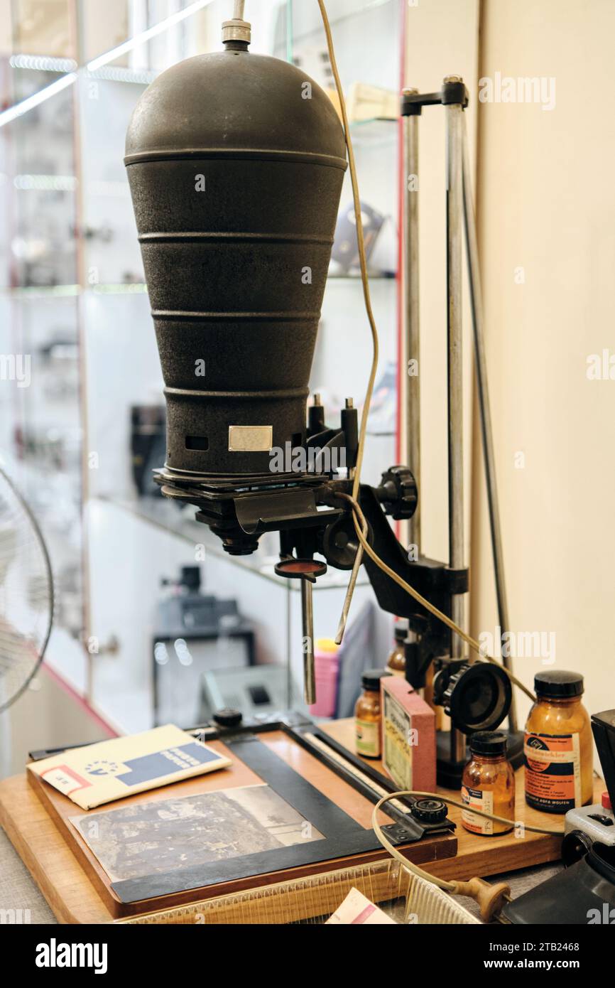 Photographic enlarger hires stock photography and images Alamy