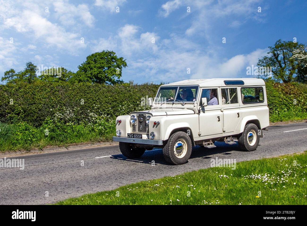 1968 60s sixties Cream HCV Land Rover 3300 cc Diesel LWB 110 hard top Series IIA ; Vintage, restored classic motors, automobile collectors motoring enthusiasts, historic veteran cars travelling in Cheshire, UK Stock Photo
