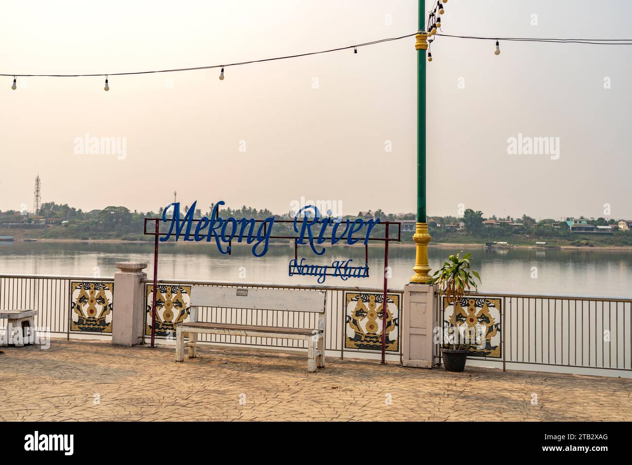 Mekong Promenade in Nong Khai, Thailand, Asien   |  The Mekong River Promenade in Nong Khai, Thailand, Asia Stock Photo