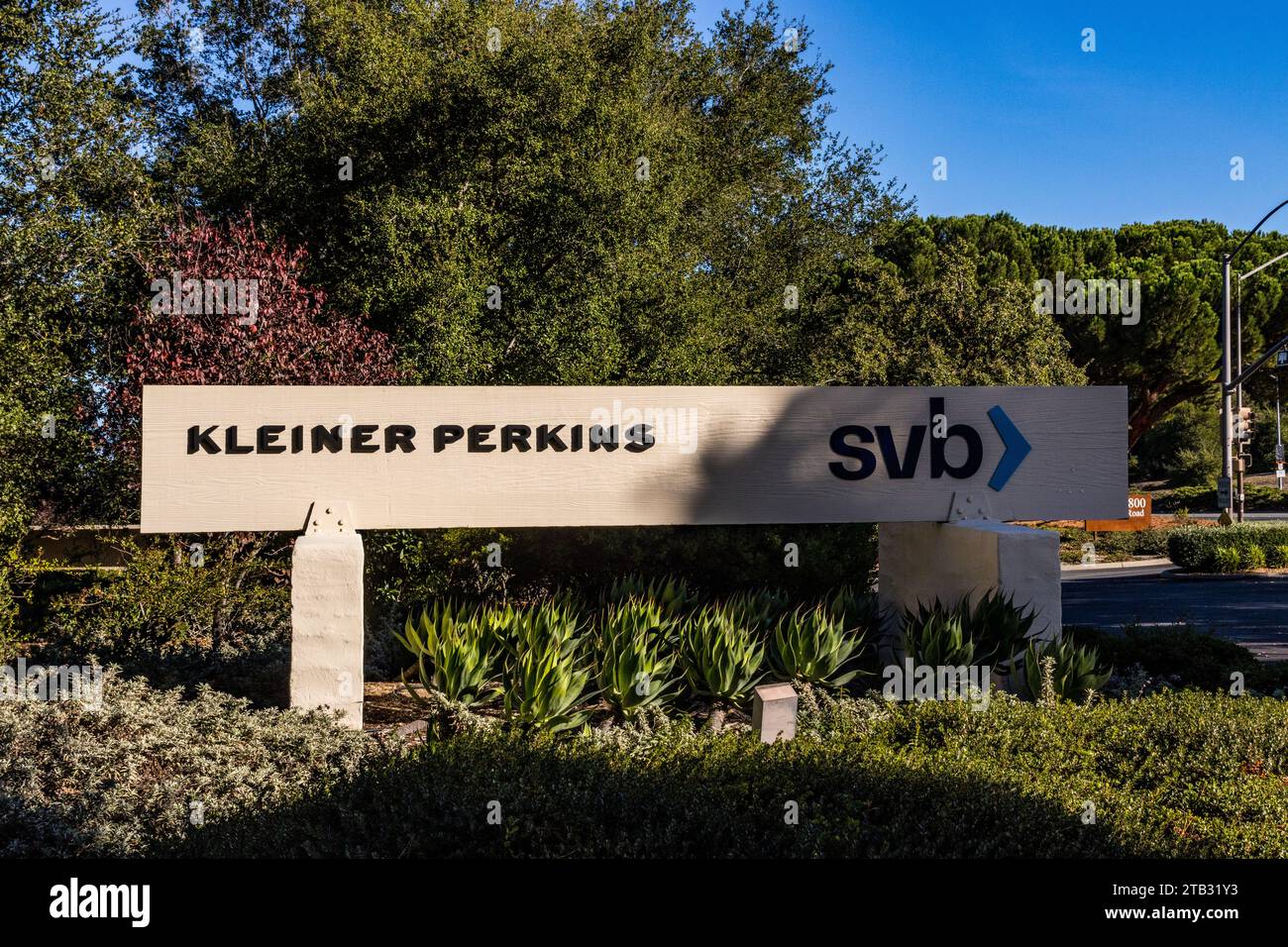 Kleiner Perkins investment firm and Silicon Valley Bank location on