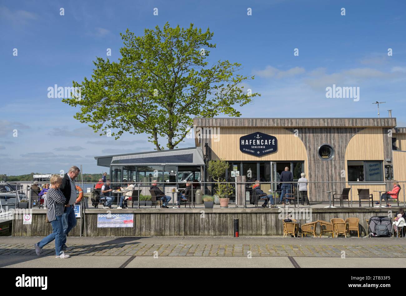 Hafencafé am Stadthafen, Schleswig, Schleswig-Holstein, Deutschland Stock Photo