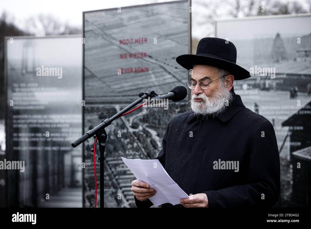 German Rabbi YSSELSTEYN - Rabbi Binyomin Jacobs, Chief Rabbi of the Netherlands ...