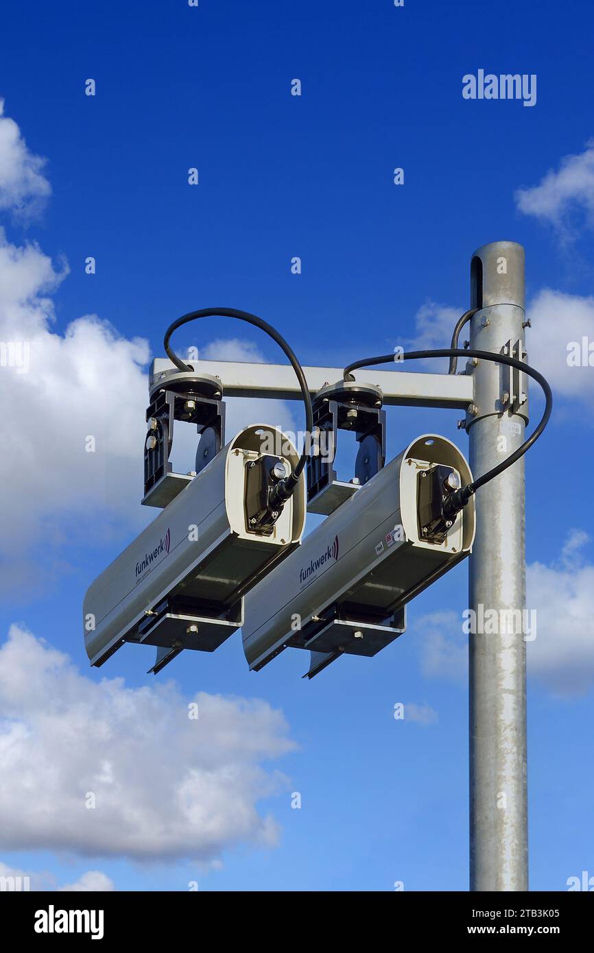 Europa, Deutschland, Hamburg, S-Bahn, Station Elbbrücken, Neubau, Überwachungskameras,  Überwachungskamera, Stock Photo