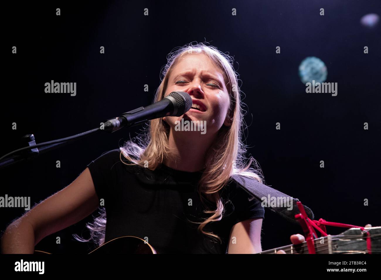 Barcelona, Spain. 2023.11.28. Alice Phoebe Lou perform on stage at Sala Apolo on November 28, 2023 in Barcelona, Spain. Stock Photo