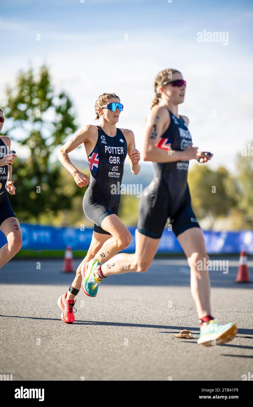 Beth Potter running in Pontevedra in the 2023 World Triathlon ...