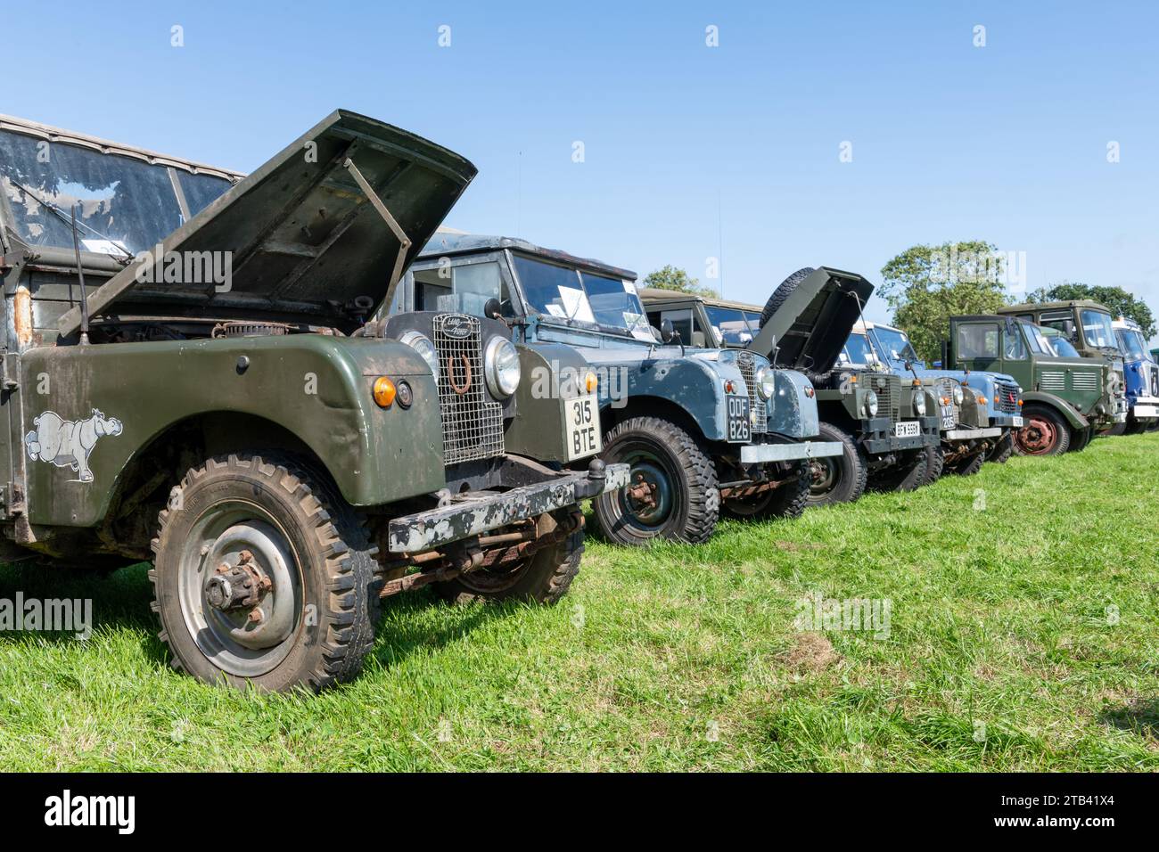 Classic british land rovers hi-res stock photography and images - Alamy