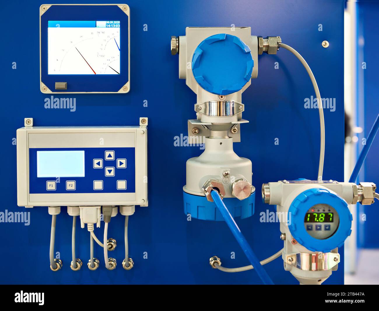 Electronic digital pressure gauge and water flow calculation equipment