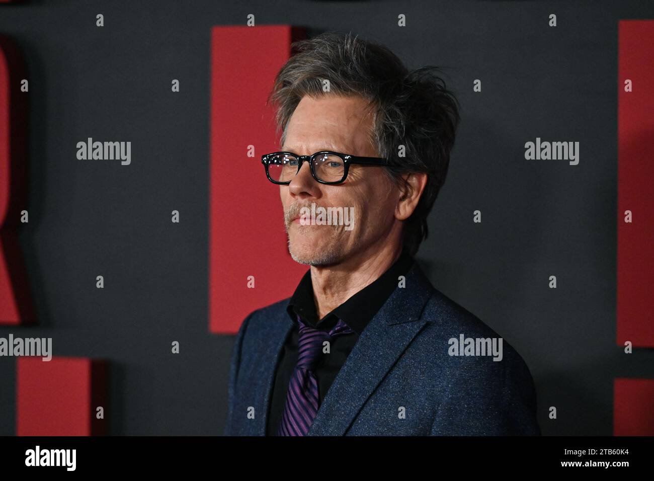 Leave the world behind kevin bacon hires stock photography and images