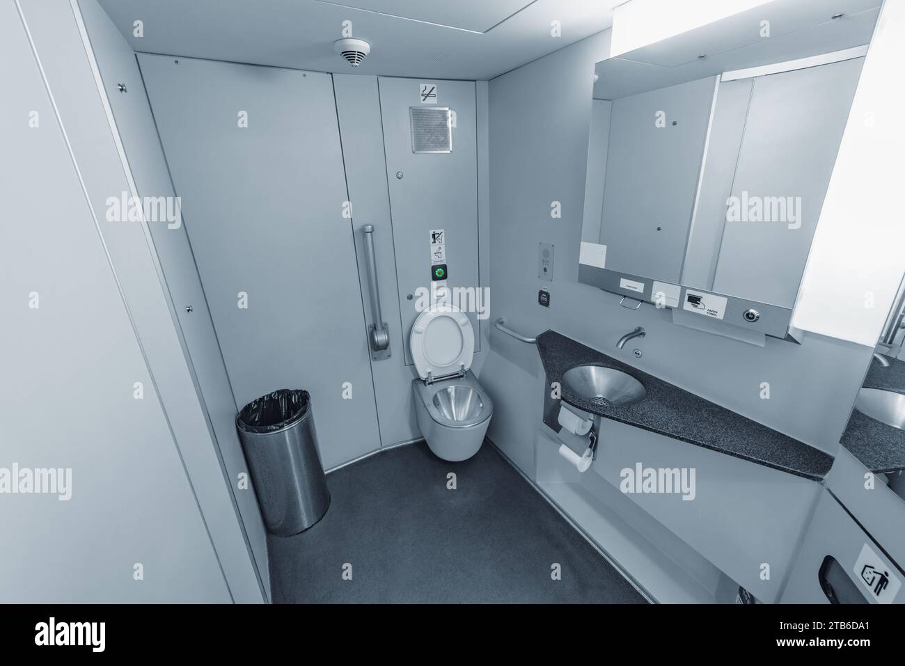 Bathroom toilet luxury train hi-res stock photography and images - Alamy
