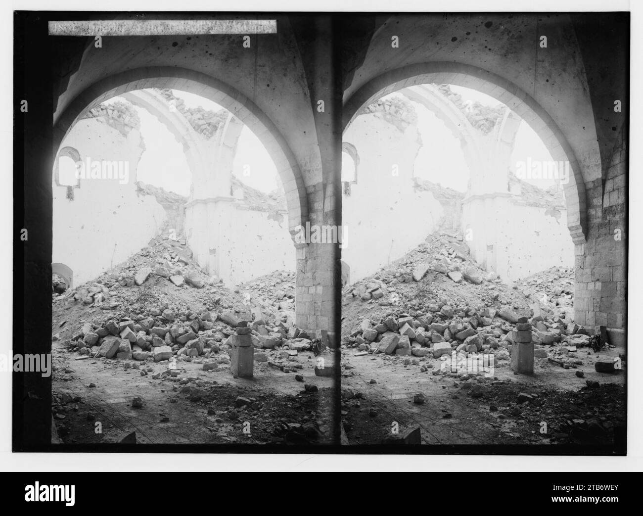 War views of Neby Samuel (Mizpah). Interior of the demolished mosque