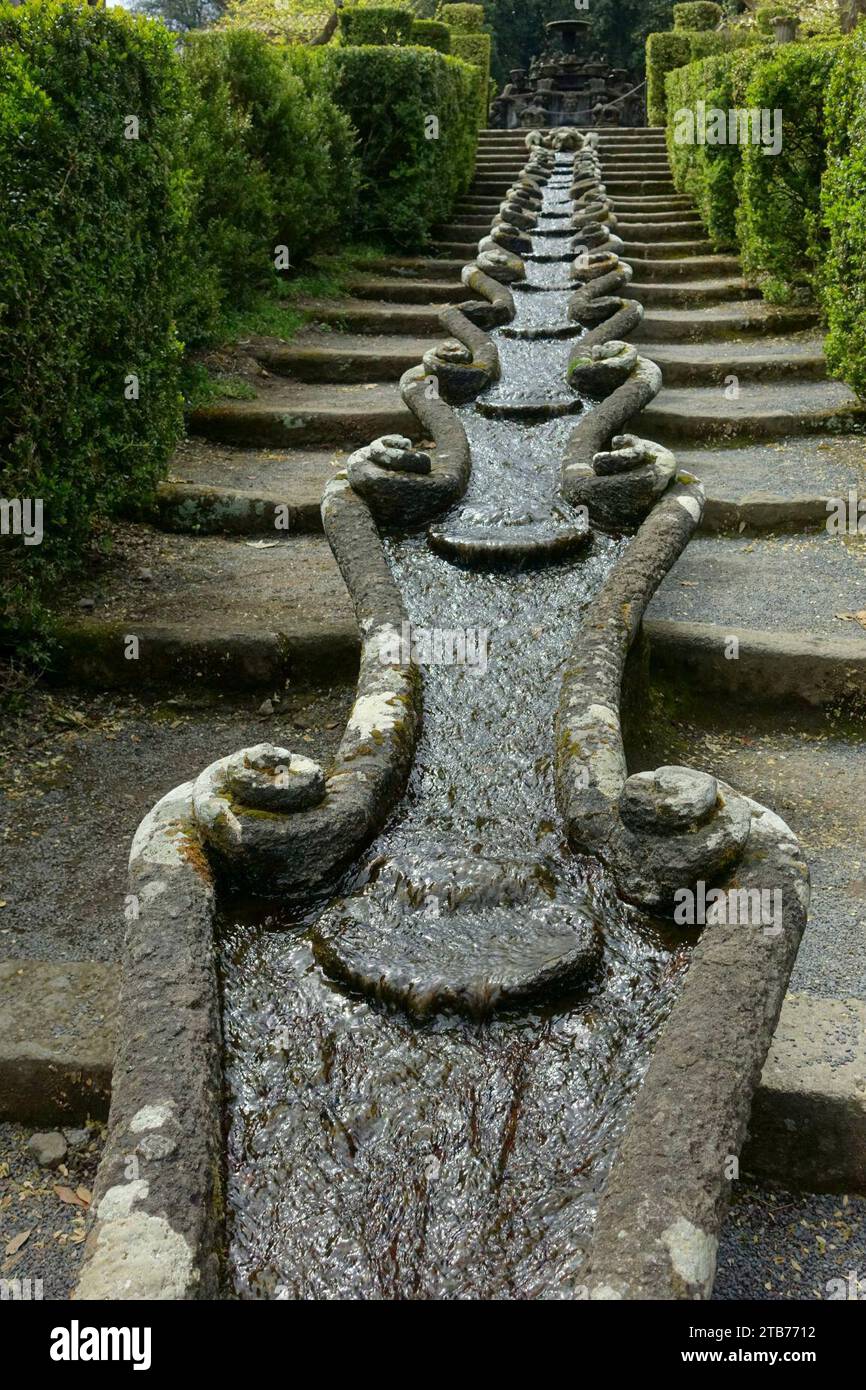 Water Chain Building Water chain - Villa Lante, Bagnaia, Italy Stock Photo - Alamy