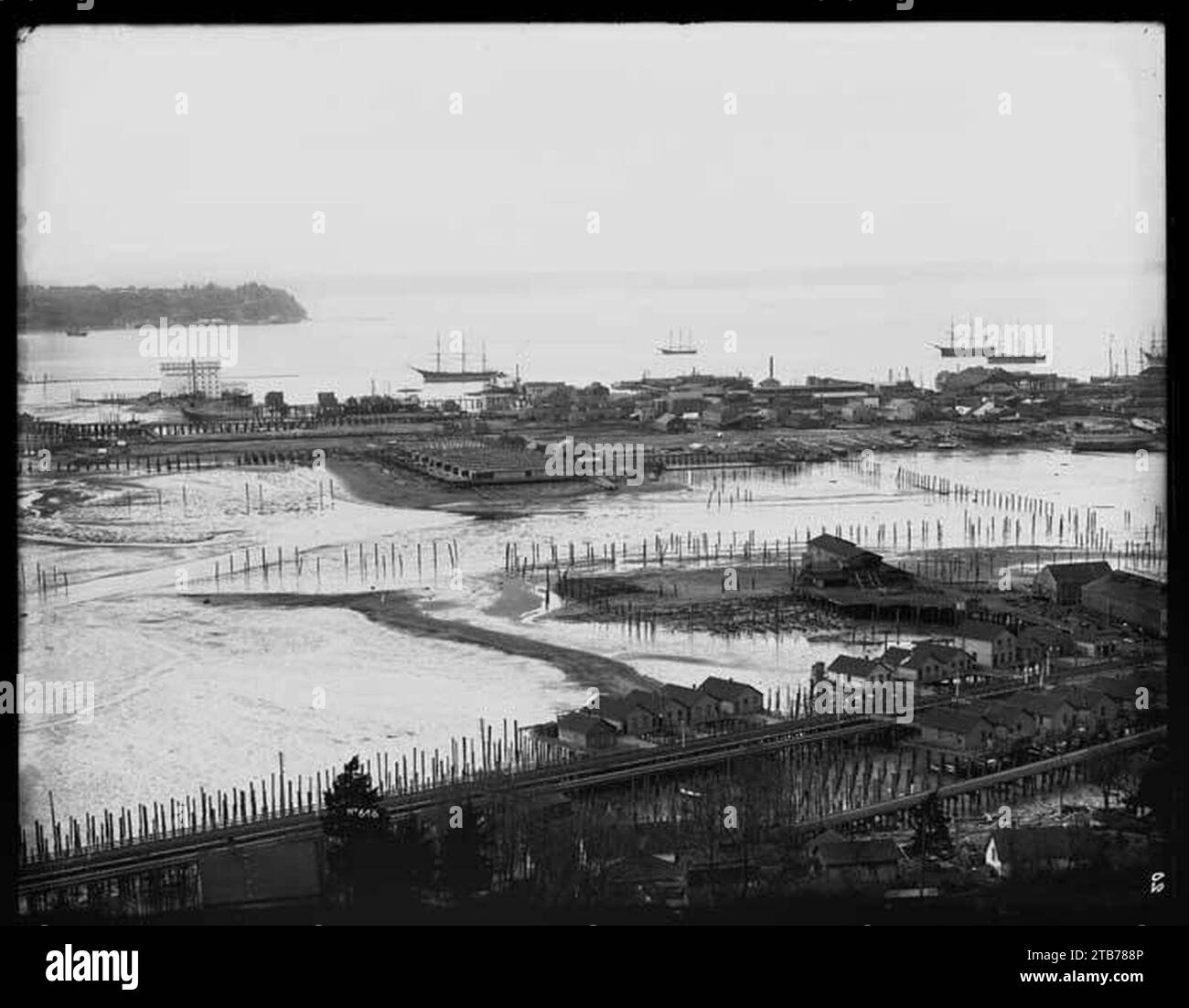 Tidal beacon Black and White Stock Photos & Images - Alamy