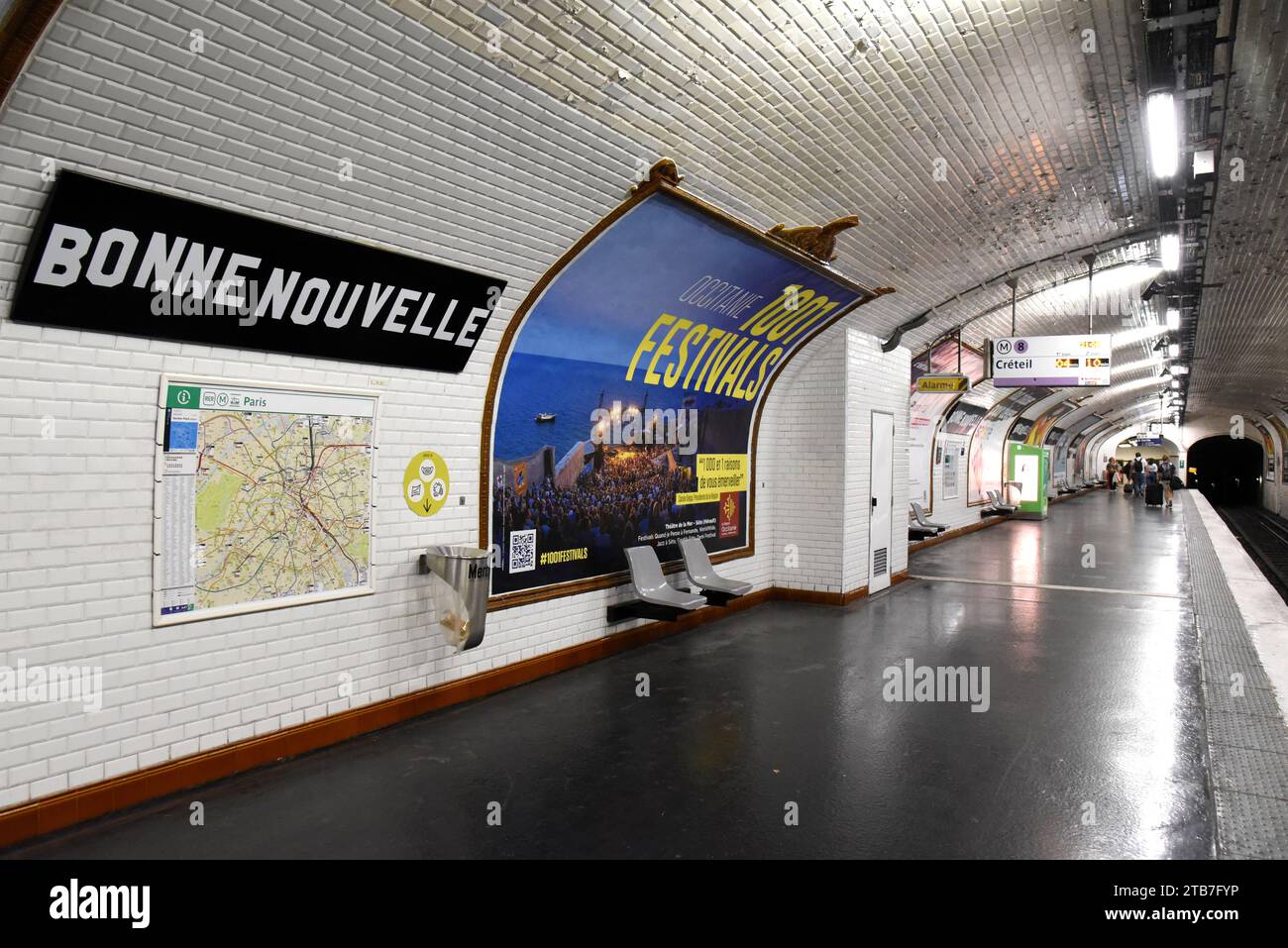 m-tro-bonne-nouvelle-paris-hi-res-stock-photography-and-images-alamy