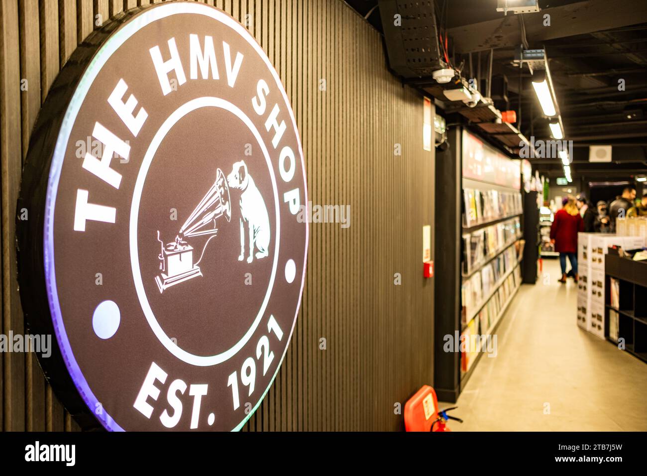 London street music hi-res stock photography and images - Page 3 - Alamy