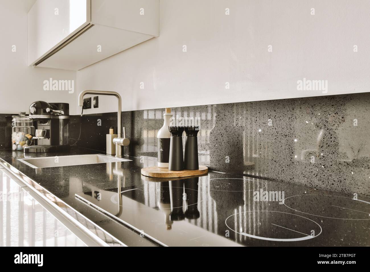 Modern Feature Wall Designs: Accent Wall Ideas - Textured Paper Wall Feature Wall For Modern Apartments With Induction Cooktops
