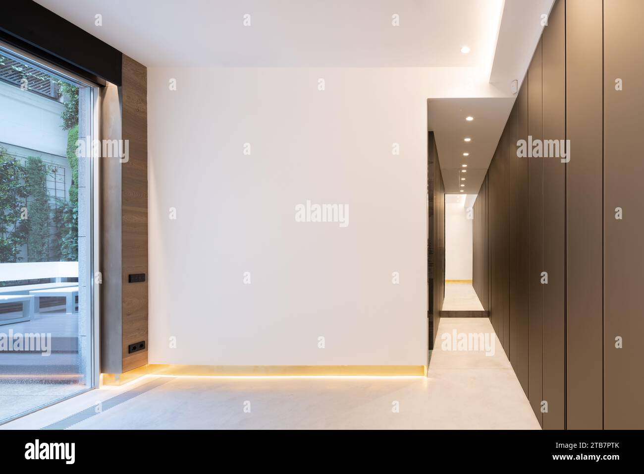 I Worked in a High-Rise With No 9th Floor for Five Years ... - Facebook - Very Narrow Penthouse Property Industrial Home
