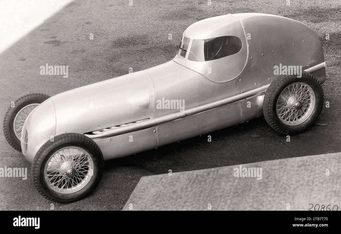 1934 Mercedes-Benz W25 Rennlimousine 1 - Vintage car picture Stock ...