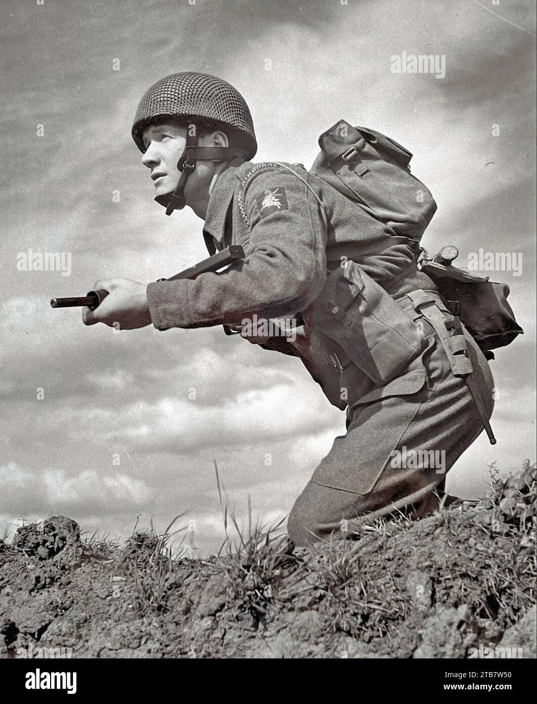 BRITISH AIRBORNE FORCES Paratrooper with sten gun about 1941 Stock