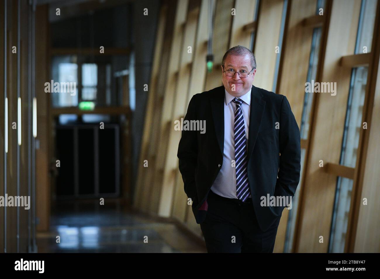 Edinburgh Scotland, UK 05 December 2023. Minister for Higher and Further Education; and Minister for Veterans Graeme Dey MSP at the Scottish Parliament. credit sst/alamy live news Stock Photo