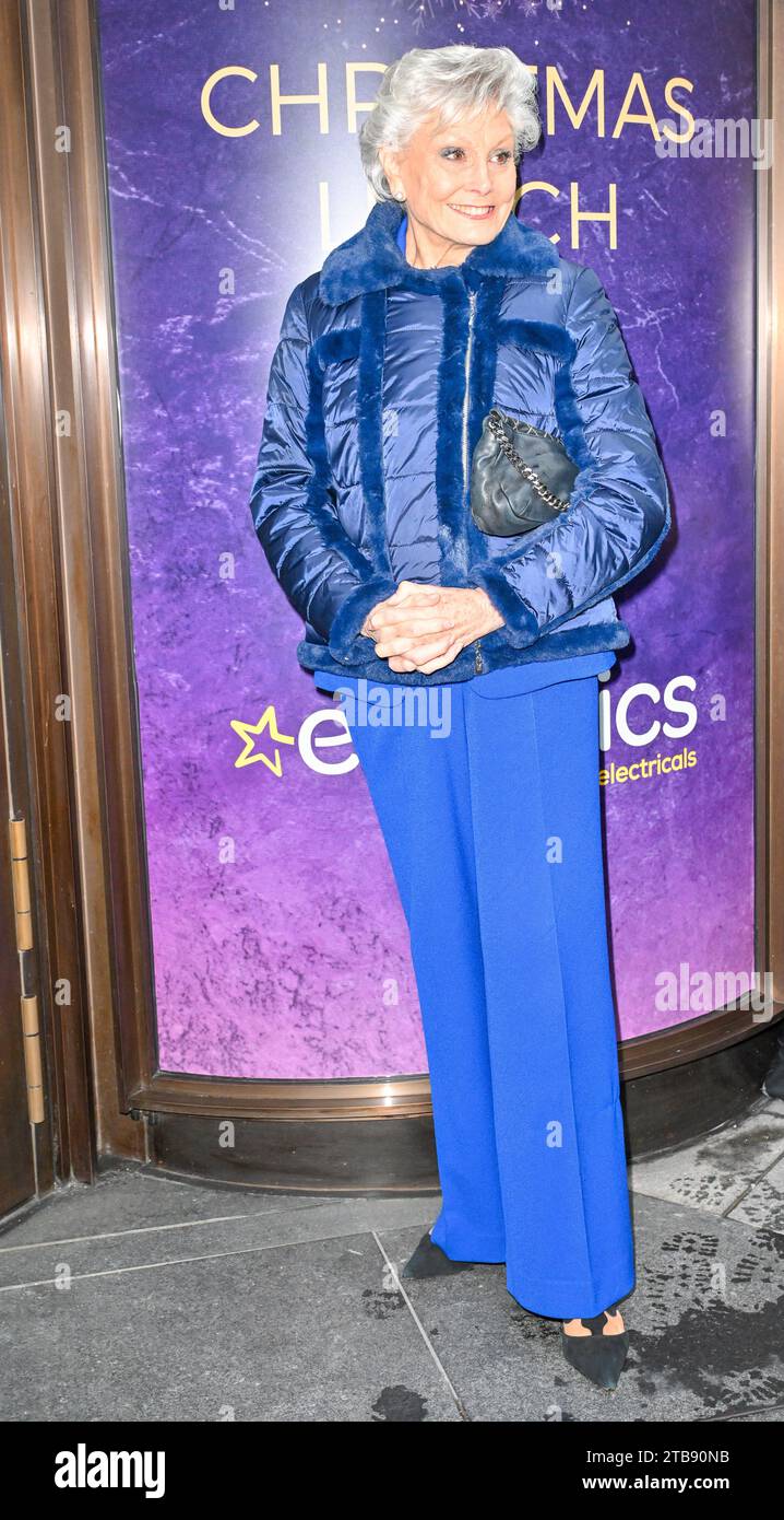 Angela rippon hi-res stock photography and images - Alamy