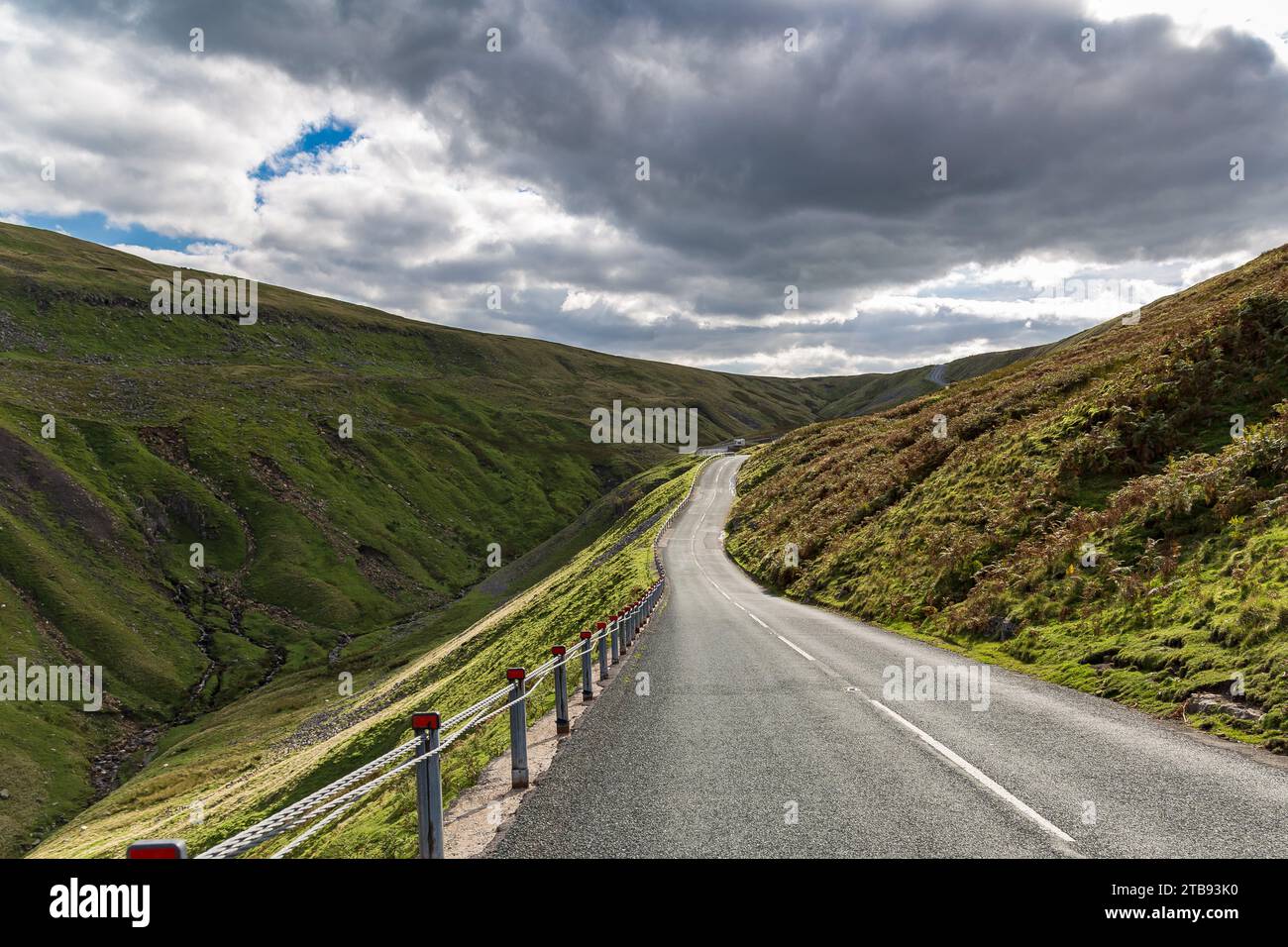 Landscape and clouds in the Yorkshire Dales, seen from the Buttertubs Pass between Thwaite and Simonstone, North Yorkshire, UK Stock Photo