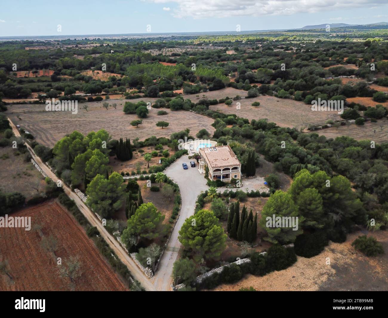 Aerial view of a luxury house with swimming pool Stock Photo - Alamy