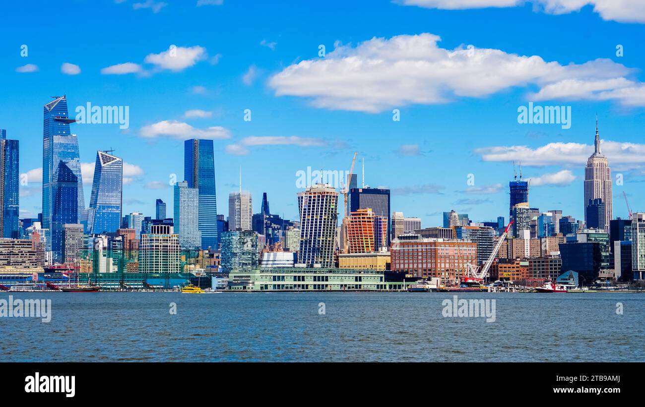 New York City skylines with the famous Empire State Building during a