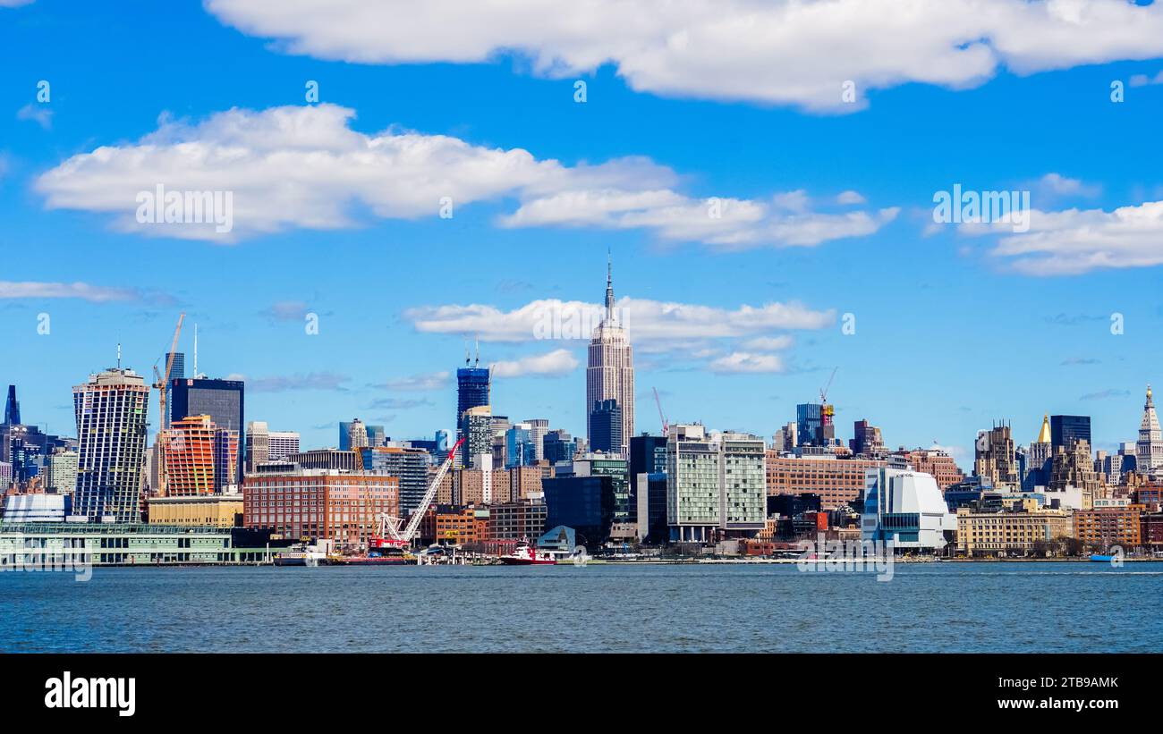 New York City skylines with the famous Empire State Building during a